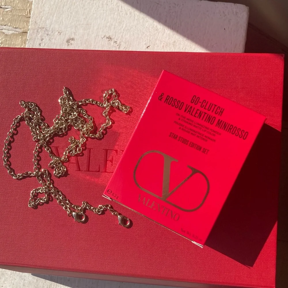 Valentino Go-Clutch Highlighter & Mini Lipstick- limited edition,removable chain - Picture 8 of 8